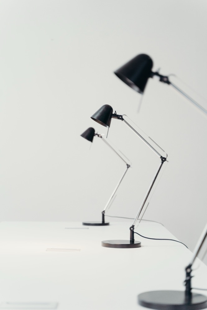 Arc desk lamp